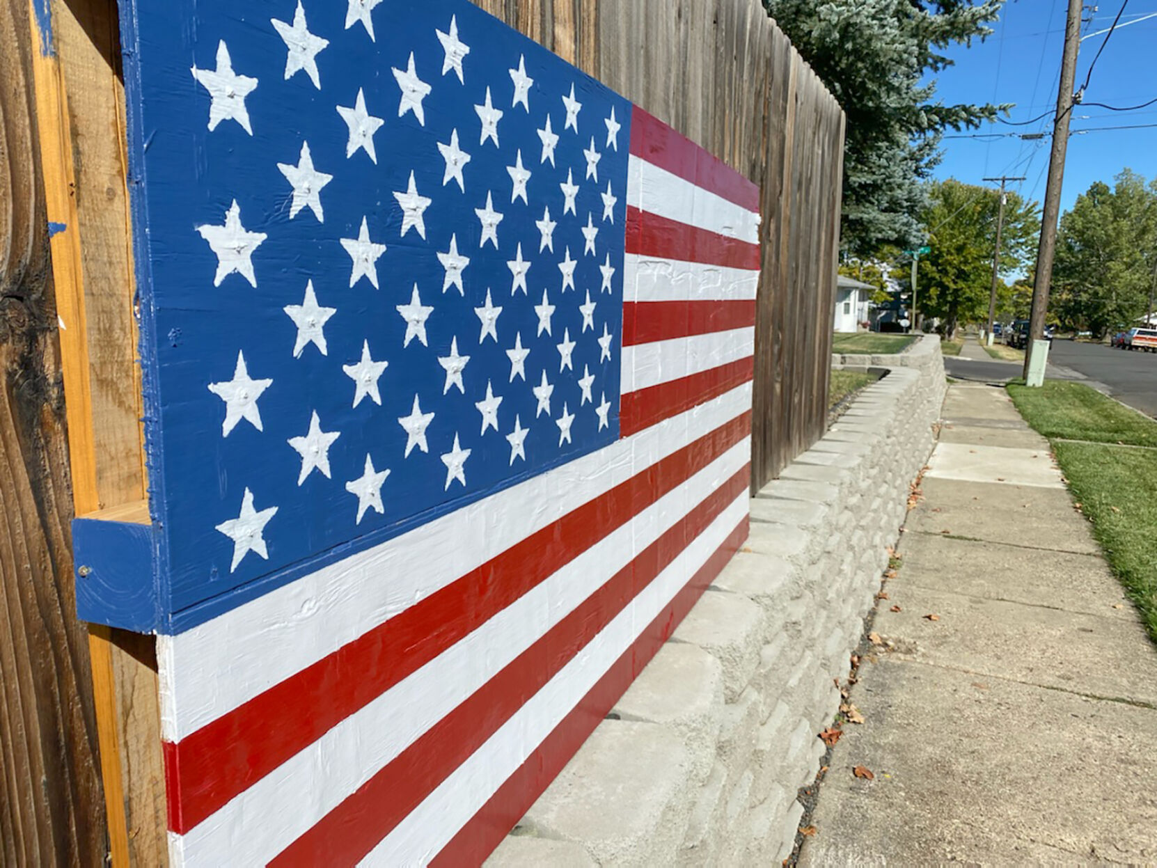 American flag made with a pallet photo